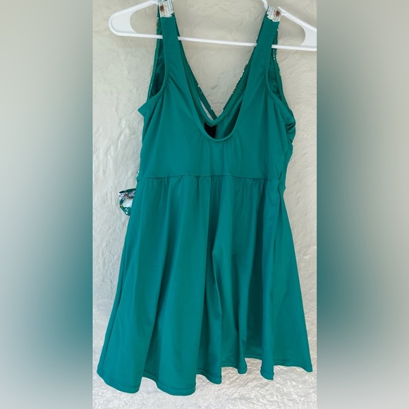 Land’s End Women's Petite Side Tie Mini Green/Floral Swim Dress Swimsuit; 12P - Picture 5 of 9